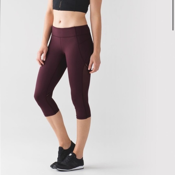Lululemon Sculpt It Crop Bordeaux Drama | size 4 - Picture 7 of 9